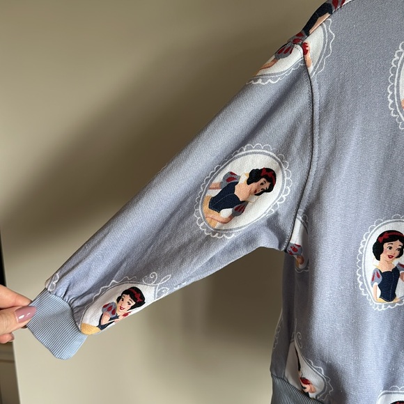 H&M x Disney Snow White Sweatshirt 3/4T - Picture 3 of 10